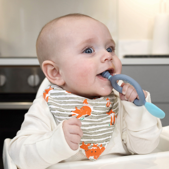 Soothes sore gums at mealtimes